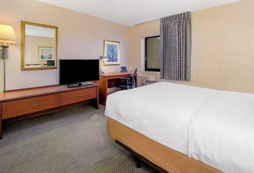 ホテル Norwood Inn And Suites Detroit