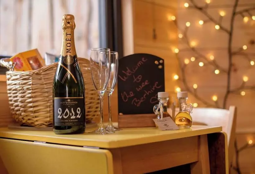 Hotelli Sweet Donside Cabins