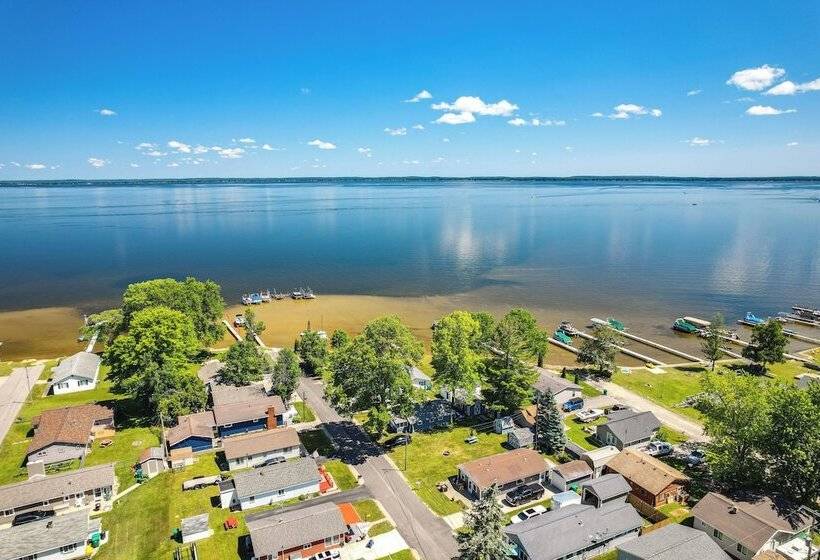 Houghton Lake Cottage W/ Patio: Walk To Waterfront