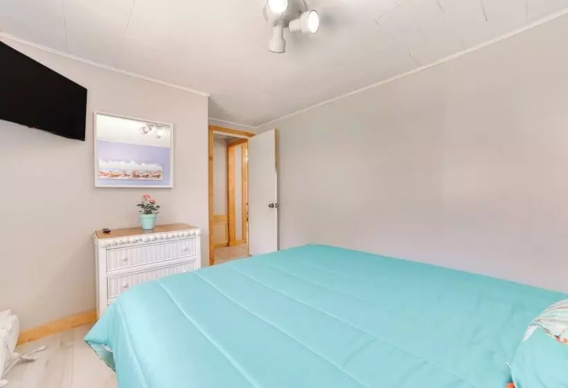 Houghton Lake Cottage W/ Patio: Walk To Waterfront