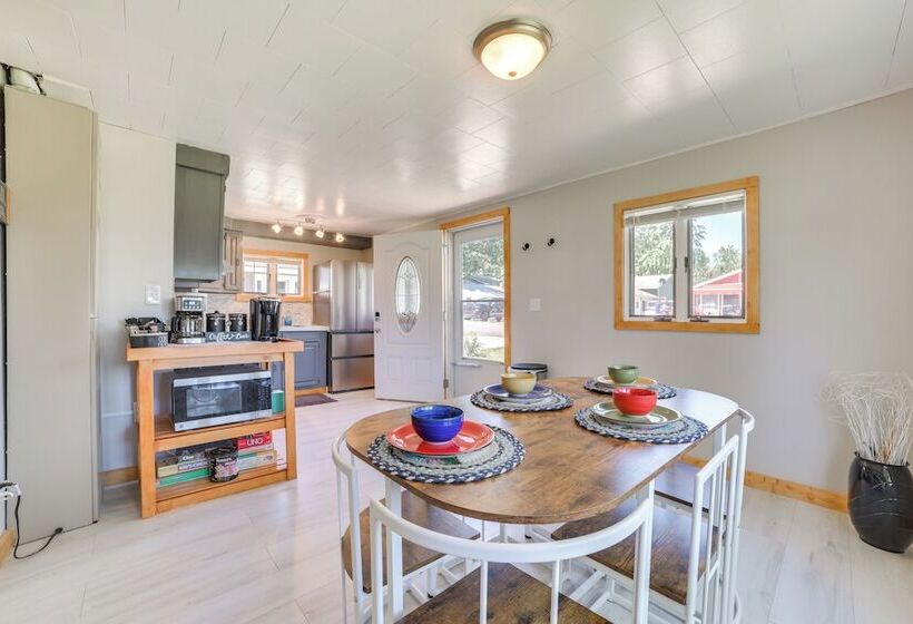 Houghton Lake Cottage W/ Patio: Walk To Waterfront