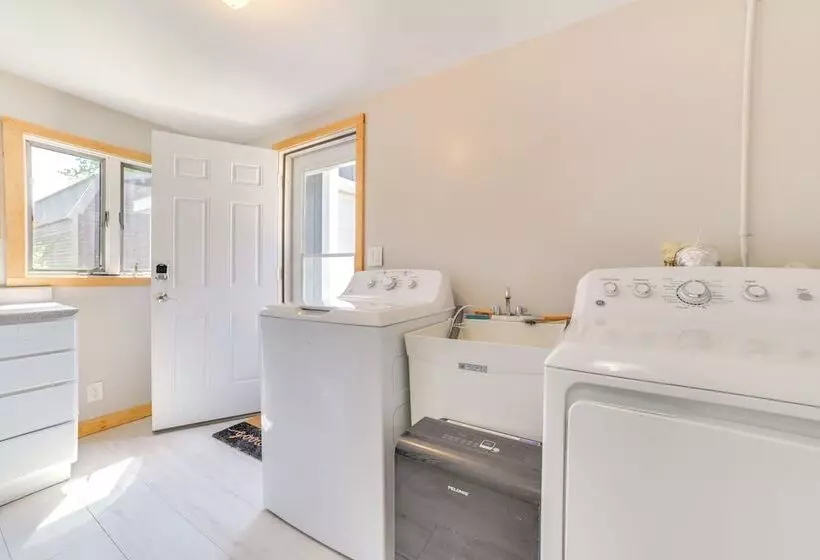 Houghton Lake Cottage W/ Patio: Walk To Waterfront