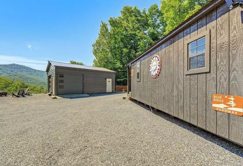 Idyllic Sylva Cabin W/ Great Smoky Mountains View!
