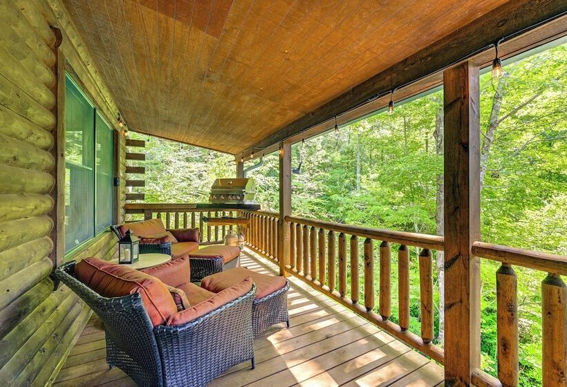 Idyllic Sylva Cabin W/ Great Smoky Mountains View!