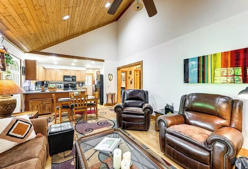 Idyllic Sylva Cabin W/ Great Smoky Mountains View!