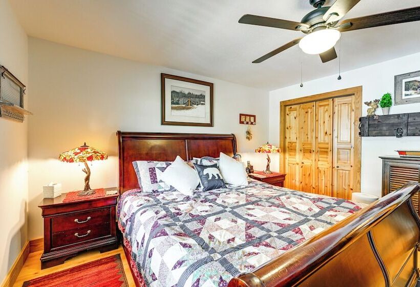 Idyllic Sylva Cabin W/ Great Smoky Mountains View!