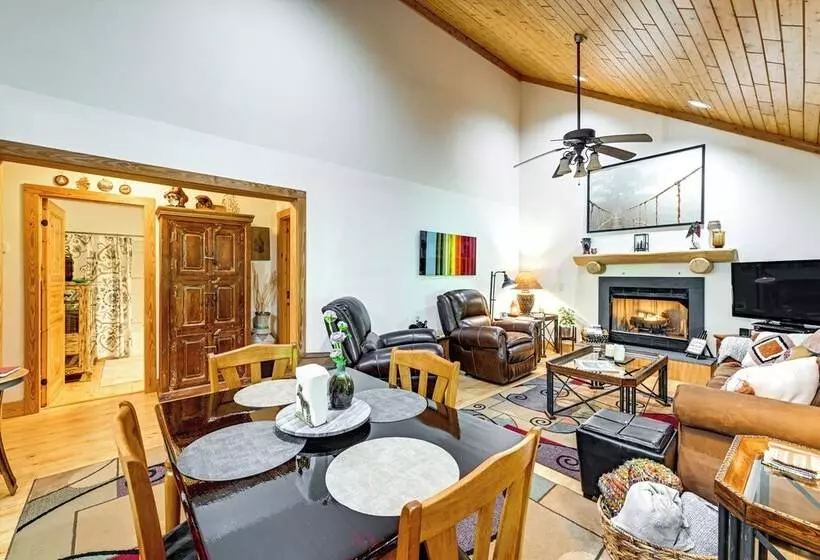 Idyllic Sylva Cabin W/ Great Smoky Mountains View!