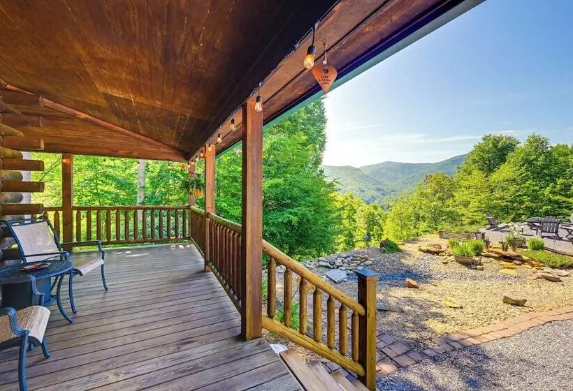 Idyllic Sylva Cabin W/ Great Smoky Mountains View!