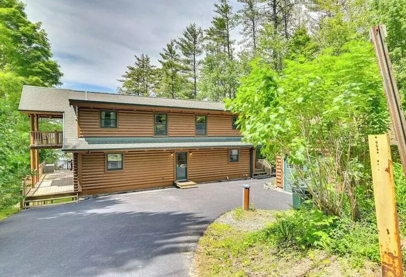 Lakefront Corinth Log Home: Private Dock, Fire Pit