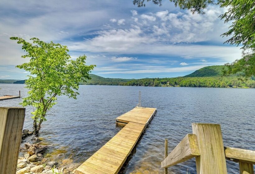 Lakefront Corinth Log Home: Private Dock, Fire Pit