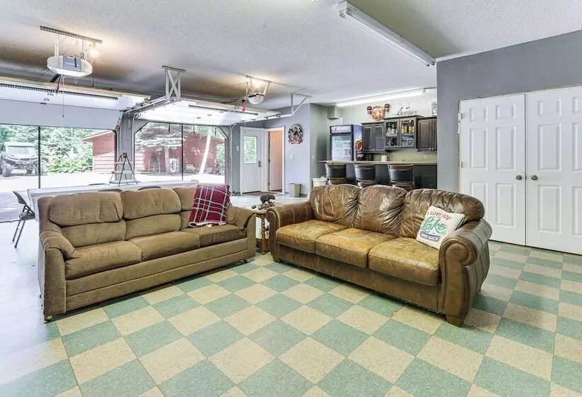 Lakefront Tower Home W/ Shared Dock!