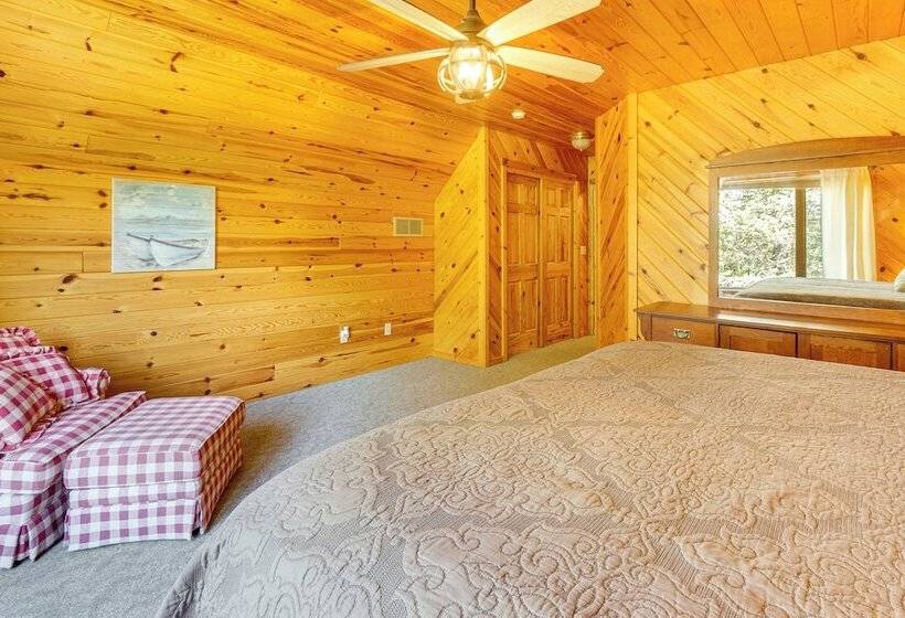 Lakefront Tower Home W/ Shared Dock!