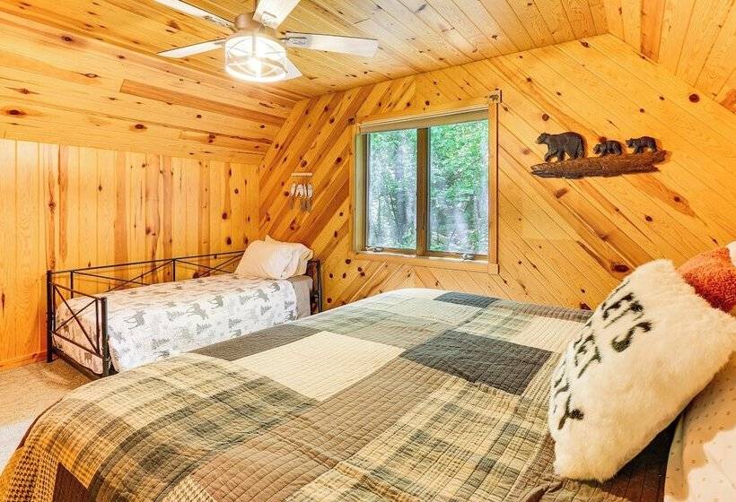 Lakefront Tower Home W/ Shared Dock!