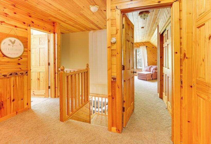 Lakefront Tower Home W/ Shared Dock!