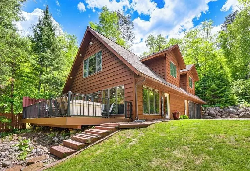 Lakefront Tower Home W/ Shared Dock!