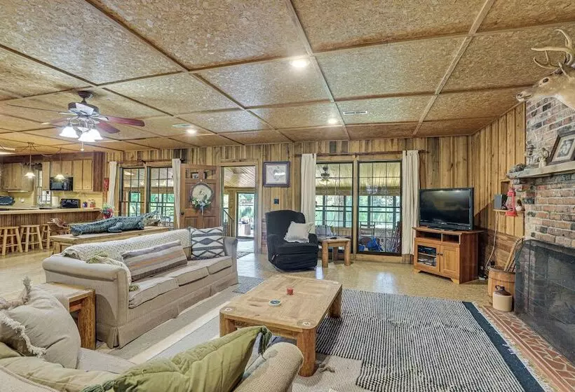 Pet Friendly Ehrhardt Home W/ Private Pond & Yard!