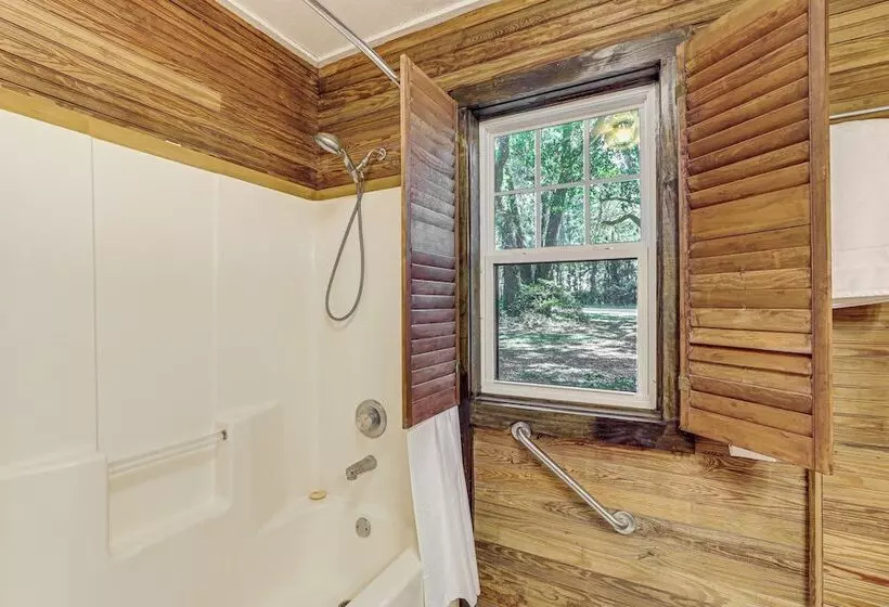 Pet Friendly Ehrhardt Home W/ Private Pond & Yard!