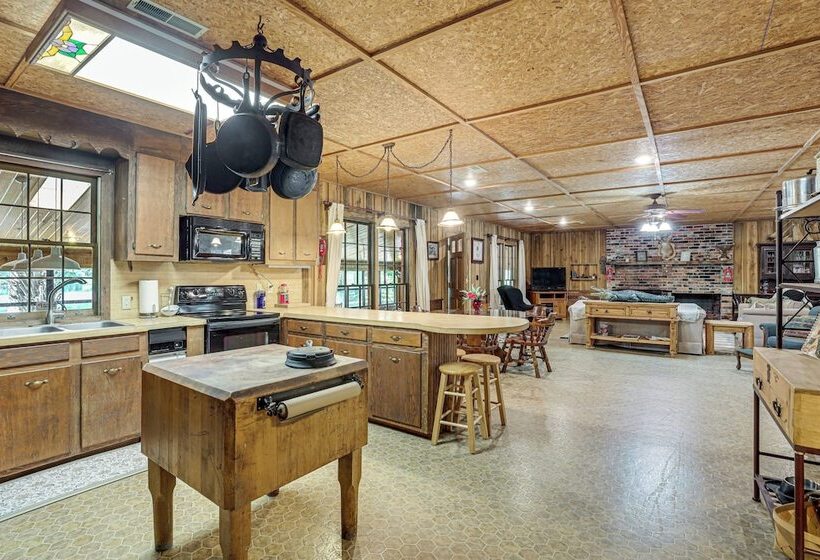 Pet Friendly Ehrhardt Home W/ Private Pond & Yard!