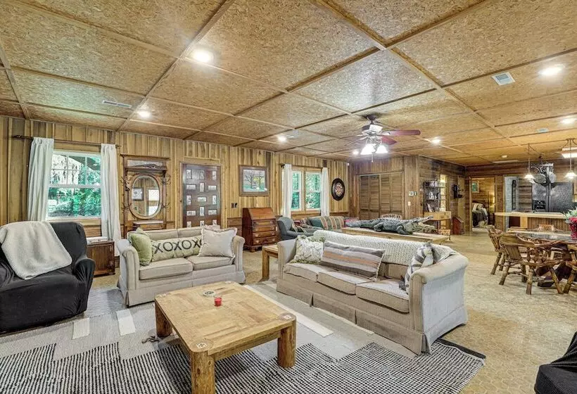 Pet Friendly Ehrhardt Home W/ Private Pond & Yard!