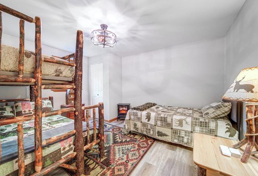 Pet Friendly Espyville Home W/ Yard & Fire Pit!