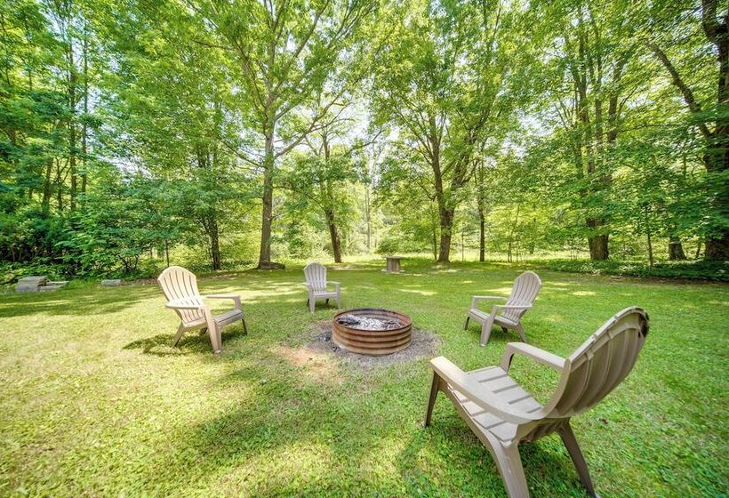 Pet Friendly Espyville Home W/ Yard & Fire Pit!