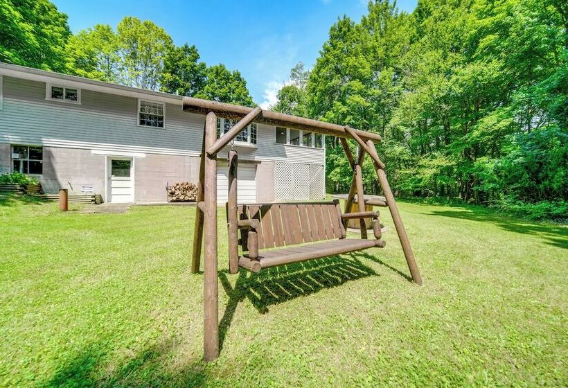 Pet Friendly Espyville Home W/ Yard & Fire Pit!
