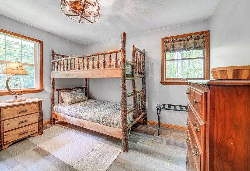 Pet Friendly Espyville Home W/ Yard & Fire Pit!