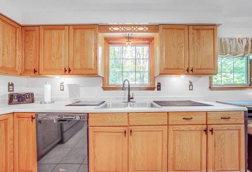 Pet Friendly Espyville Home W/ Yard & Fire Pit!