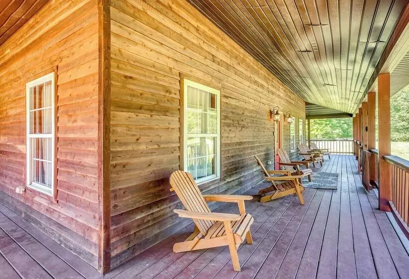 Quiet Family Cabin In Hamden: Hot Tub + Game Room!