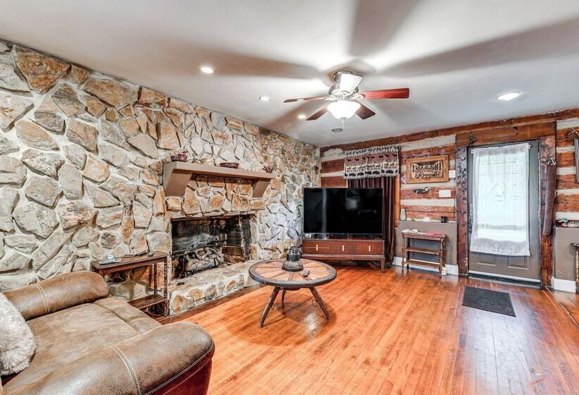Statesville Cottage W/ Gas Grill Near Union Grove!