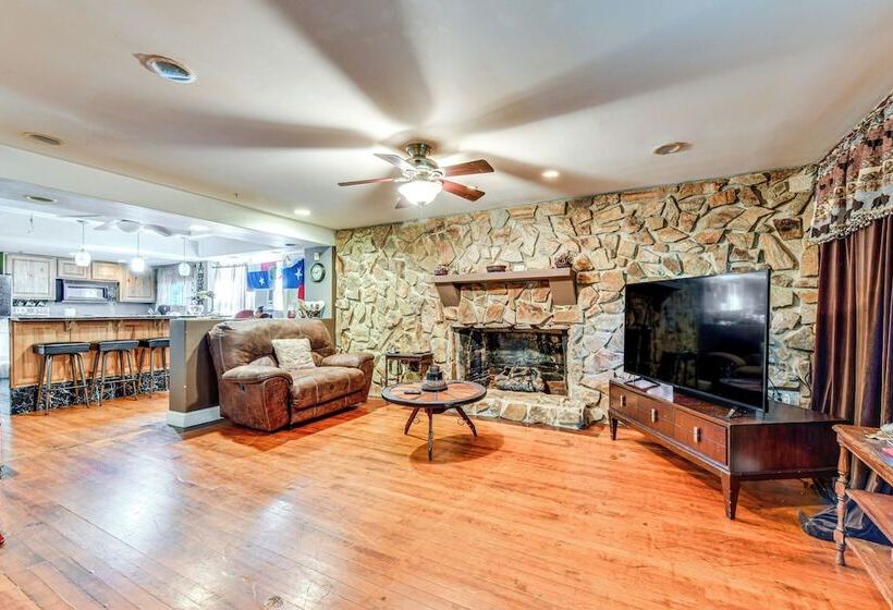 Statesville Cottage W/ Gas Grill Near Union Grove!