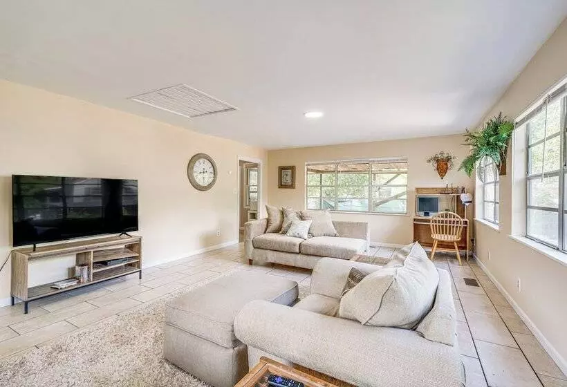 Sunny Warner Robins Home ~ 1 Mi To Robins Afb!