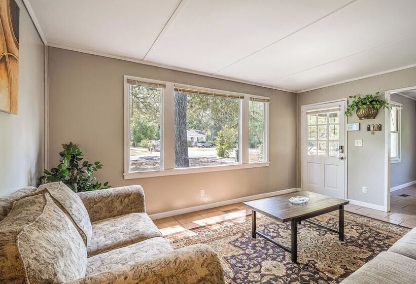 Sunny Warner Robins Home ~ 1 Mi To Robins Afb!