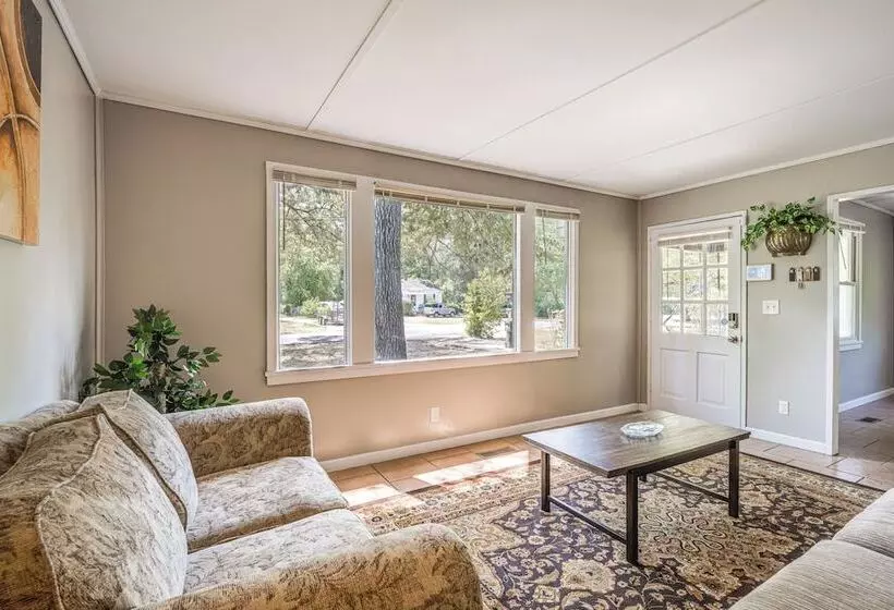 Sunny Warner Robins Home ~ 1 Mi To Robins Afb!