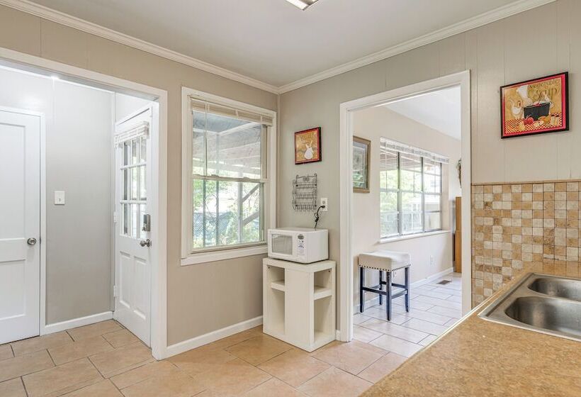 Sunny Warner Robins Home ~ 1 Mi To Robins Afb!