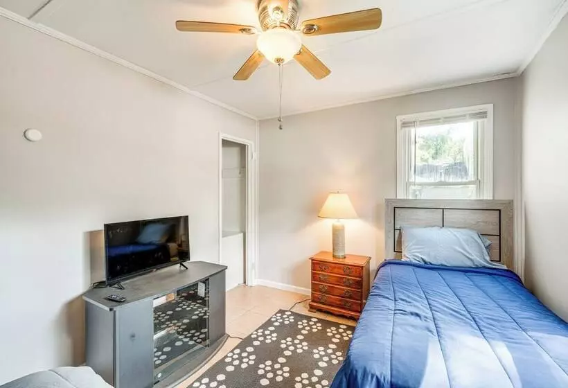 Sunny Warner Robins Home ~ 1 Mi To Robins Afb!