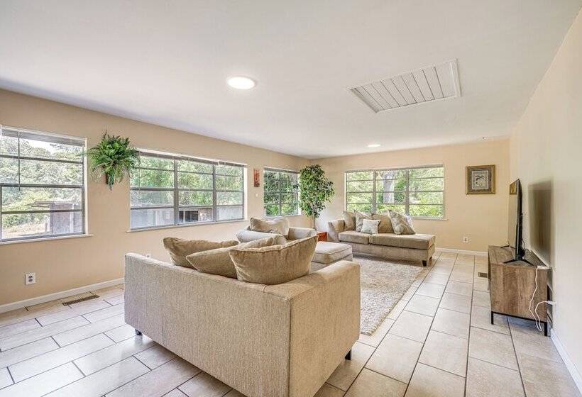 Sunny Warner Robins Home ~ 1 Mi To Robins Afb!