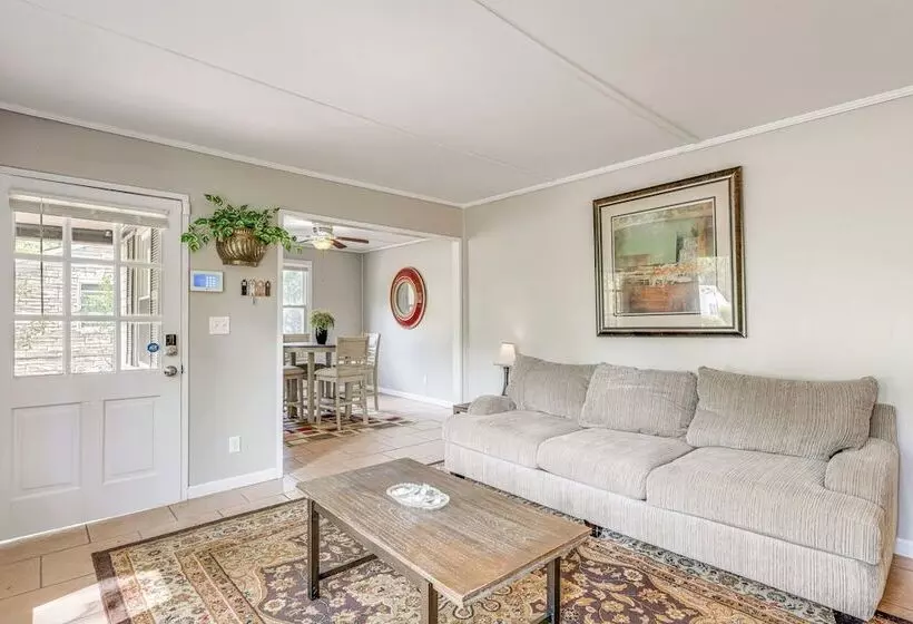 Sunny Warner Robins Home ~ 1 Mi To Robins Afb!