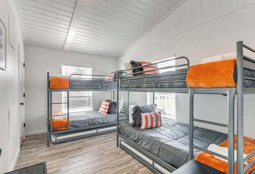 Walk To Beach & State Park: Texas Gulf Coast Home