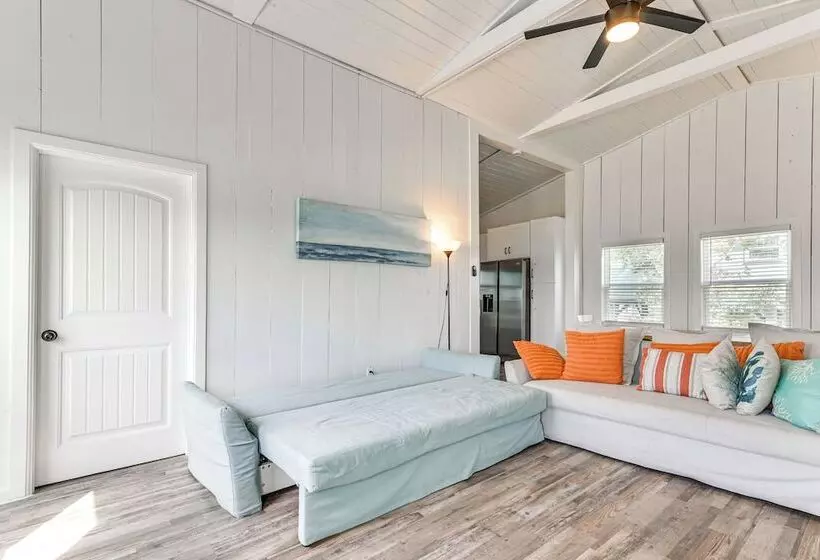 Walk To Beach & State Park: Texas Gulf Coast Home