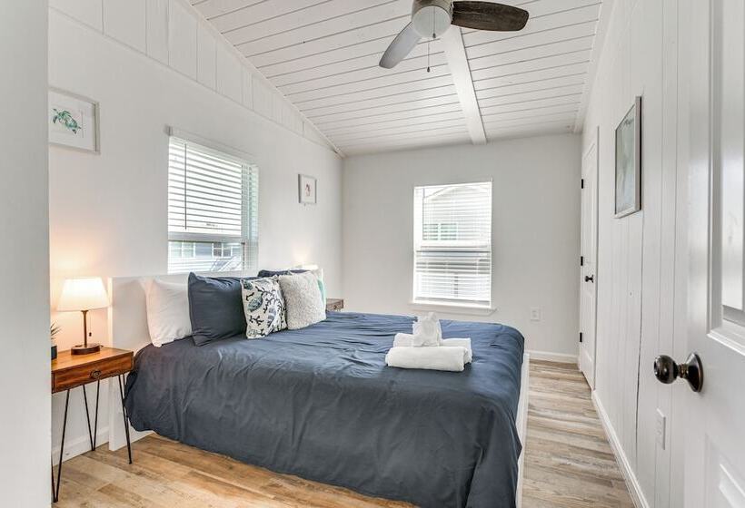 Walk To Beach & State Park: Texas Gulf Coast Home