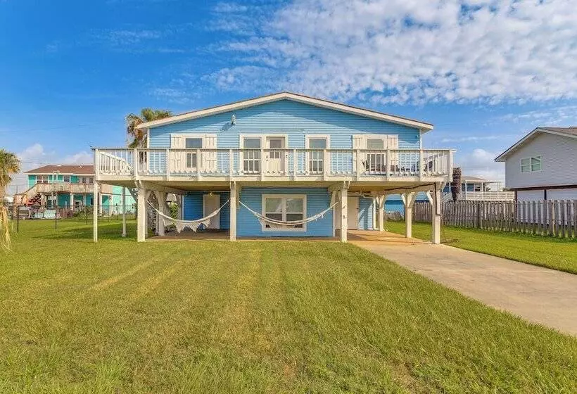 Walk To Beach & State Park: Texas Gulf Coast Home