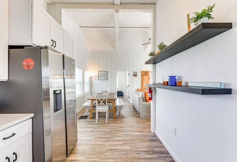 Walk To Beach & State Park: Texas Gulf Coast Home