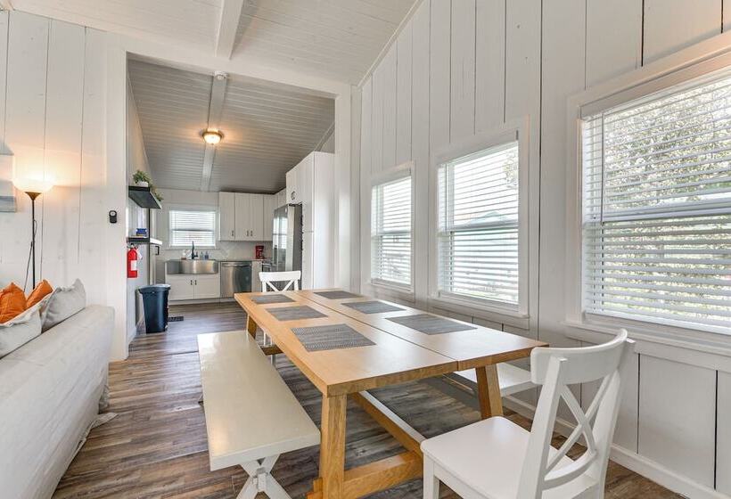 Walk To Beach & State Park: Texas Gulf Coast Home