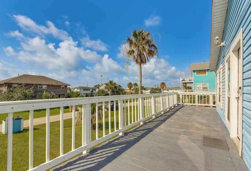 Walk To Beach & State Park: Texas Gulf Coast Home