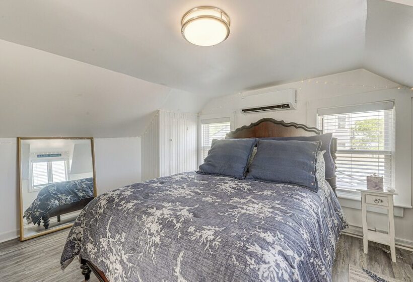 Cozy Wells Cottage W/ Deck: Steps To Beach!