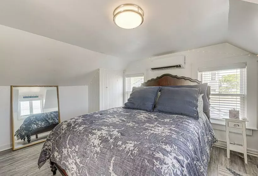 Cozy Wells Cottage W/ Deck: Steps To Beach!