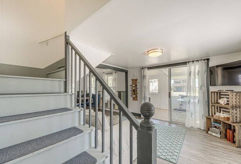 Cozy Wells Cottage W/ Deck: Steps To Beach!