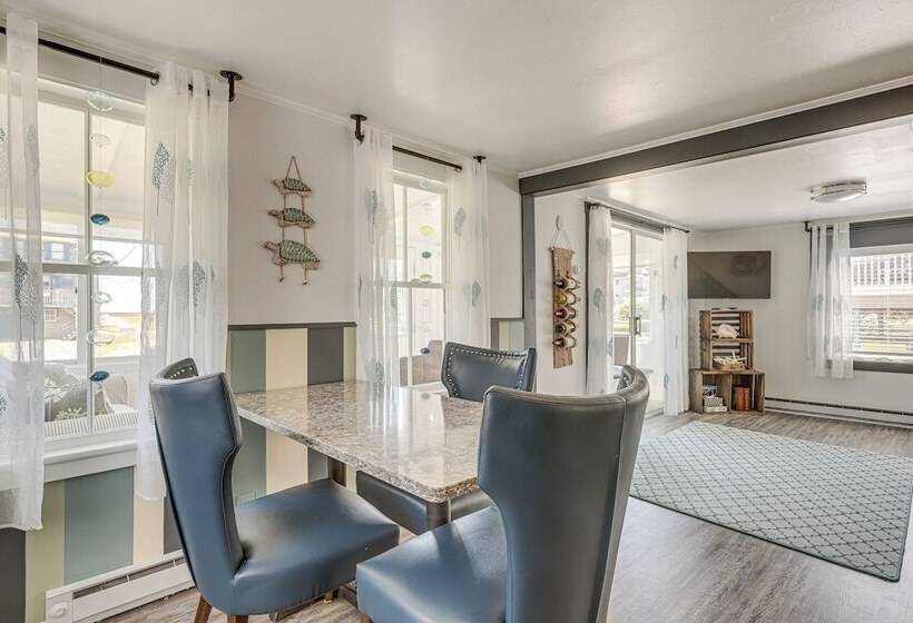 Cozy Wells Cottage W/ Deck: Steps To Beach!