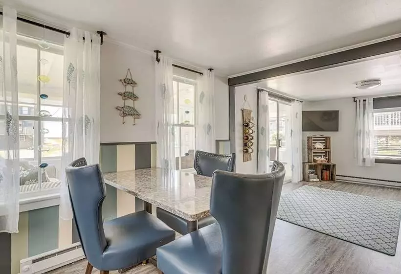Cozy Wells Cottage W/ Deck: Steps To Beach!